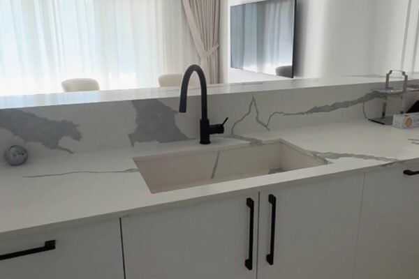 apartment-1-palm-jumeirah-3-kitchen-2